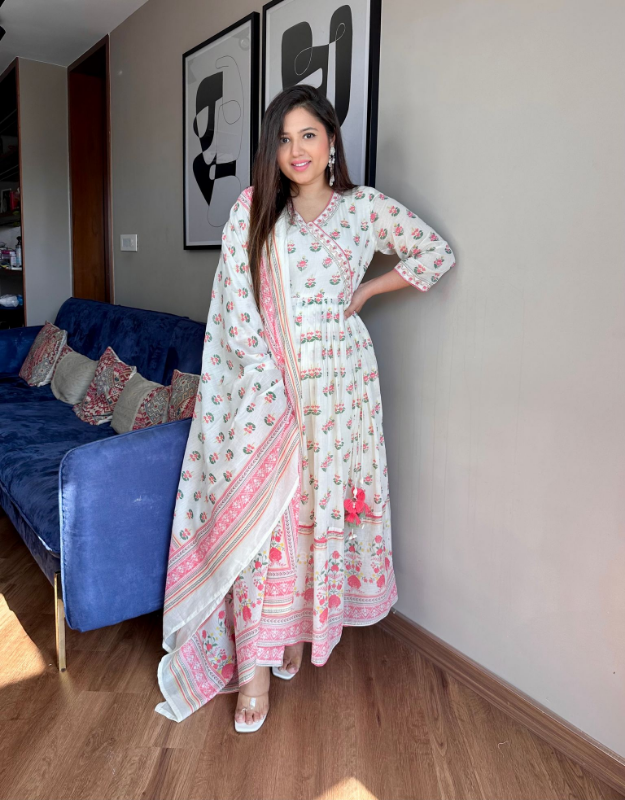 Indian traditional dresses for women in India at Pink Wardrobe Vadodara